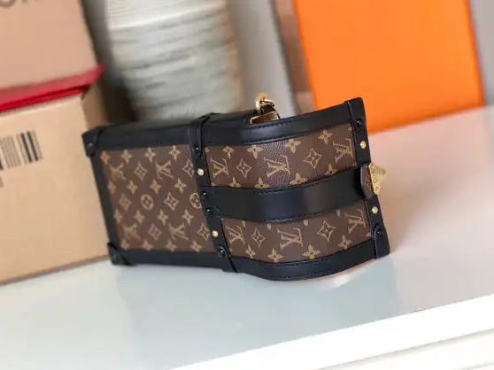Frstbag ru POCHETTE LOUIS TRUNK VERTICAL VUITTON 0704